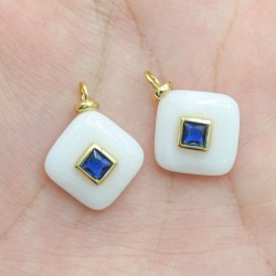 Approx 16.4x21.7mm Square...