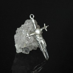 Organic Claws Bubble Claw Crisscross Thorns Spiky Plant Freshwater Pearls Pendant