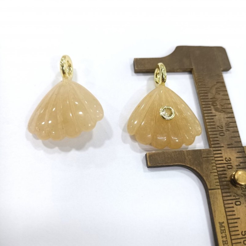Approx 28mm Shell Shape Nautical Invisible Setting Gold Plated Cubic Zirconia Beige Jade Pendant Special Gift For Women