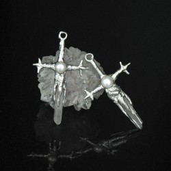 Organic Claws Bubble Claw Crisscross Thorns Spiky Plant Freshwater Pearls Pendant